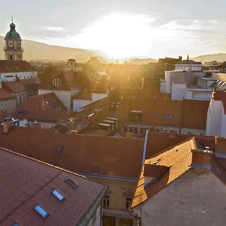 Uni * Maribor