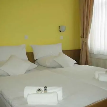 Uni * Maribor